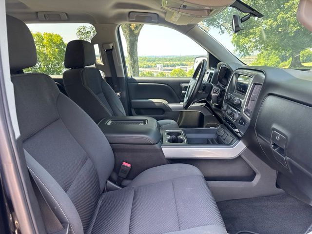 Used 2018 Black Chevrolet LT image 10