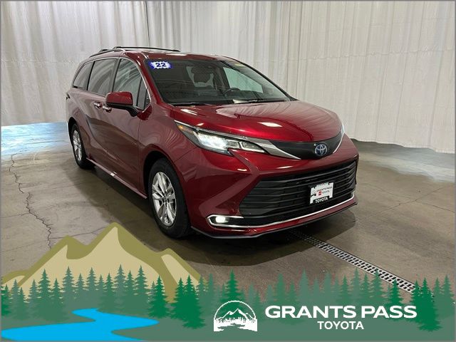  2022 Toyota Sienna XLE 7-Passenger FWD   