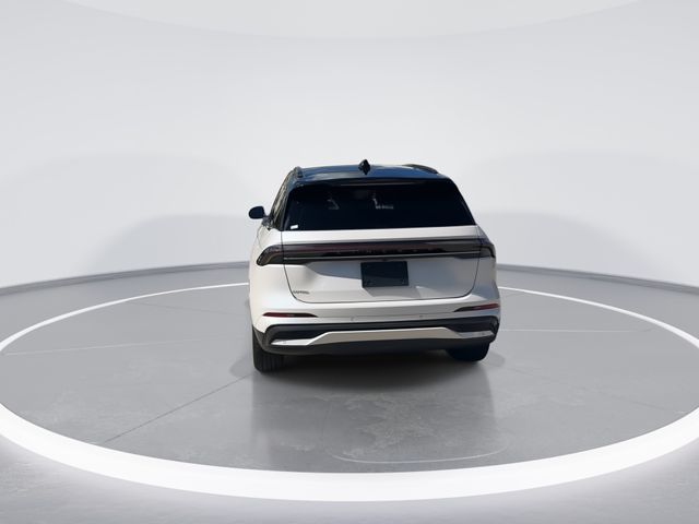 Used 2024 White Lincoln Reserve image 6