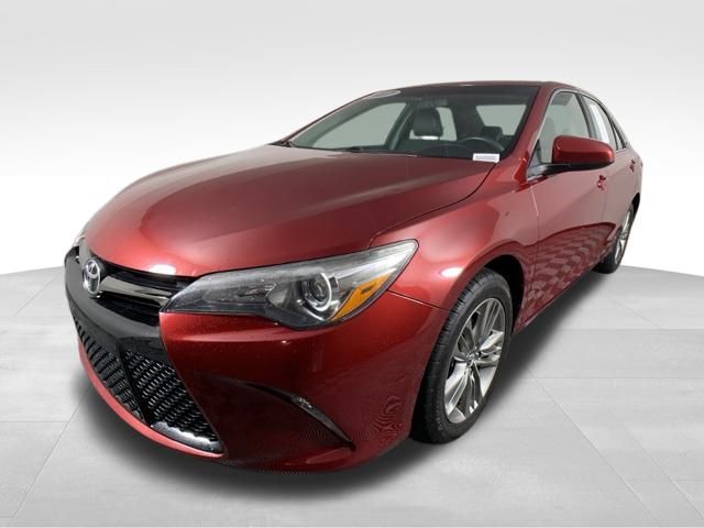 2017 Toyota Camry SE 3