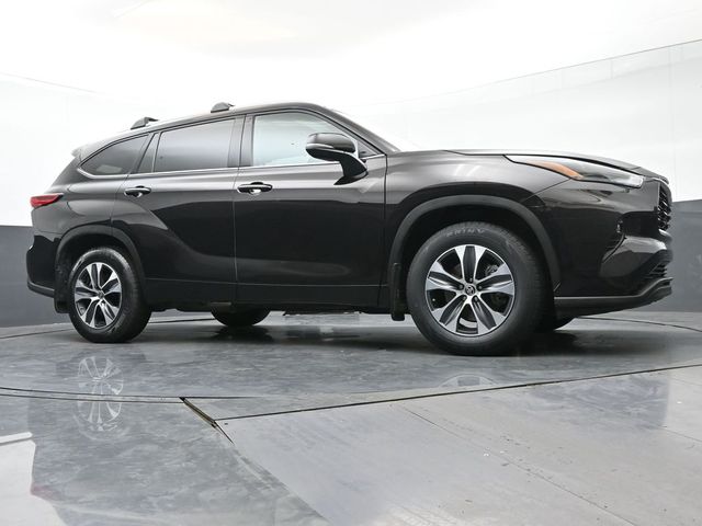 2022 Toyota Highlander XLE 40