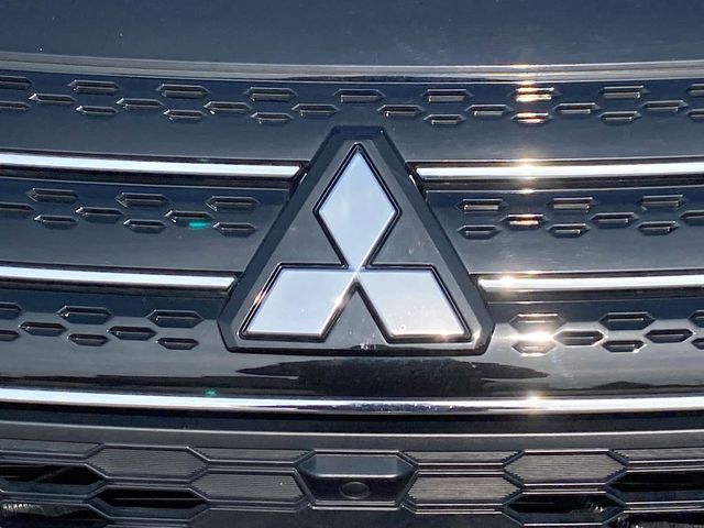 2023 Mitsubishi Outlander SE 29