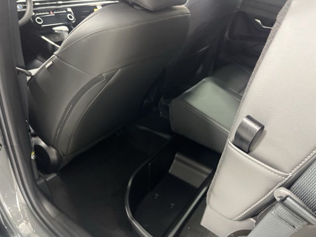 Used 2025 Gray Hyundai SEL image 31