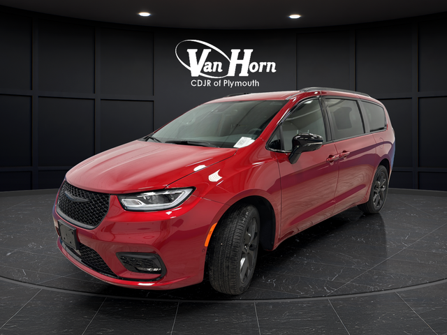 New 2026 Red Hot Pearlcoat Chrysler Select image 7