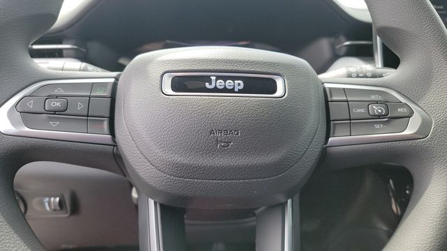 2023 Jeep Compass Sport 35