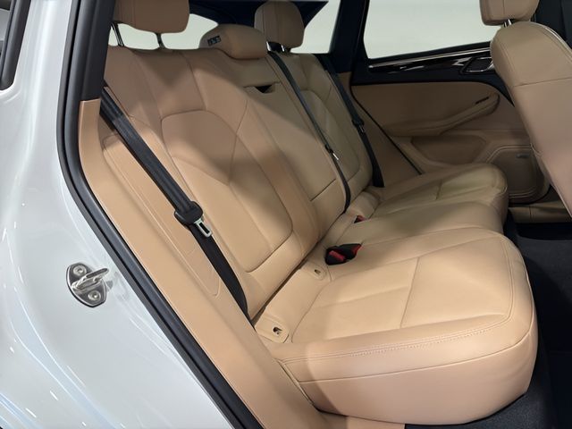 2025 Porsche Macan Base - Photo 33