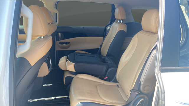 Certified Used 2024 White Kia EX image 23
