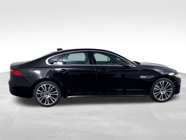 2024 Jaguar XF R-Dynamic SE 8