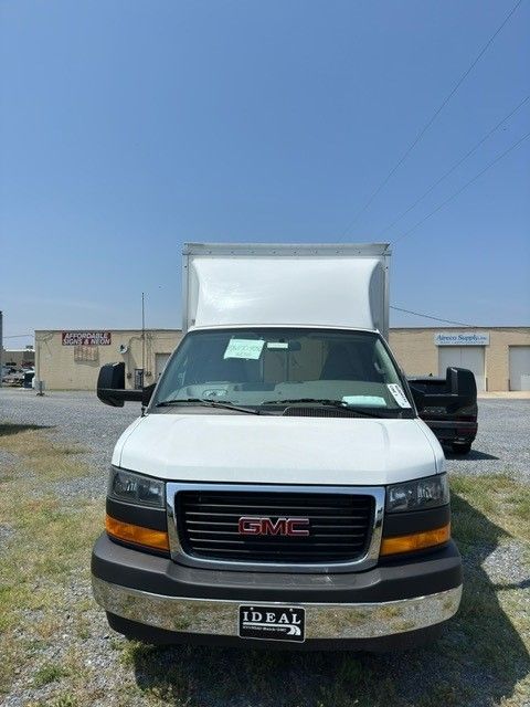 2024 GMC Savana 3500 Work Van 2