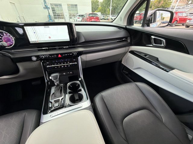Used 2023 Kia Carnival Van