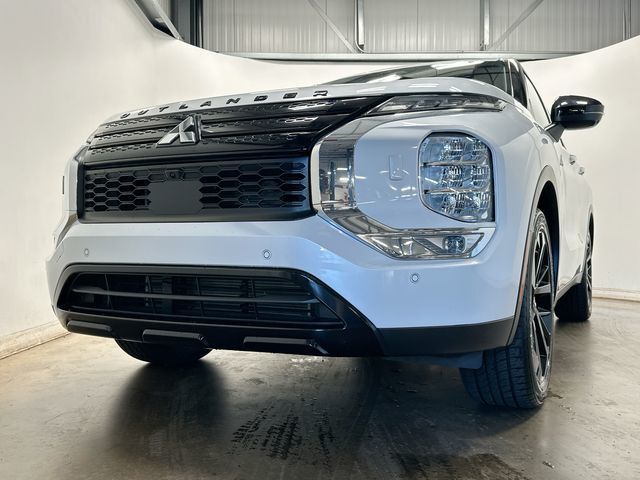 2023 Mitsubishi Outlander   at Rafferty Subaru