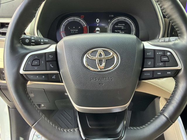 Used 2024 Toyota Highlander SUV