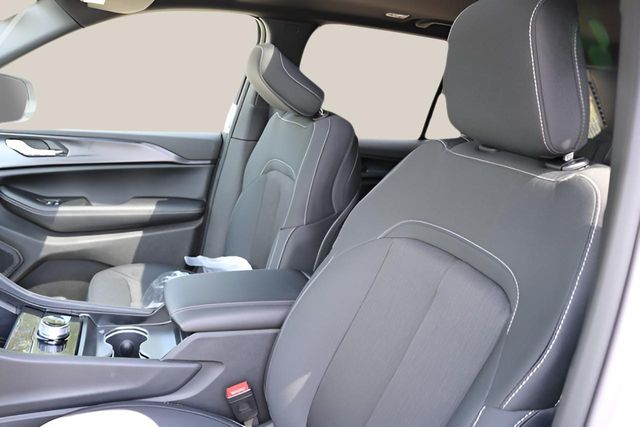 New Car 2025 Jeep Grand Cherokee  Laredo X For Sale Under $35,000 In Austin, Texas