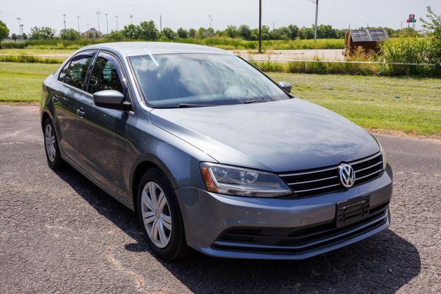 Platinum Gray Metallic 2017 Volkswagen Jetta Sedan Front-Wheel Drive 5-Speed Manual