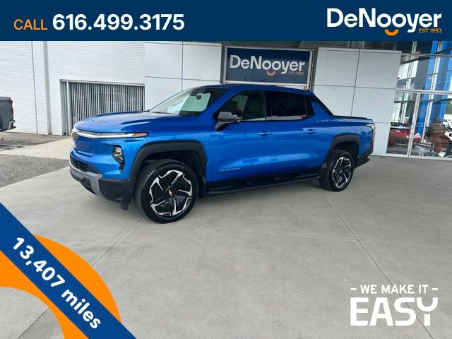 Riptide Blue Metallic 2026 Chevrolet Silverado EV Pickup Truck All-Wheel Drive 1-Speed Automatic