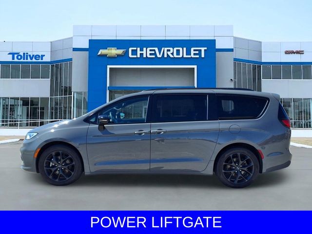 View vehicle photo 4