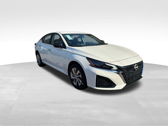 2025 Glacier White Nissan Altima 2.5 S FWD Sedan