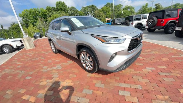 Used 2021 Toyota Highlander SUV