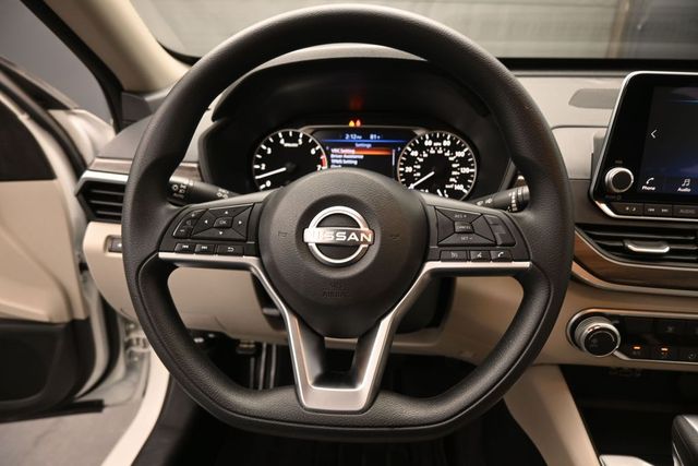 Used 2025 Nissan Altima Sedan