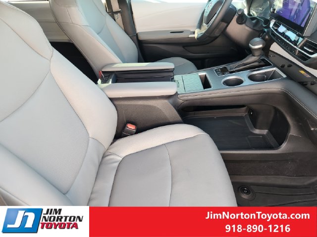 Used 2025 Toyota Sienna Van