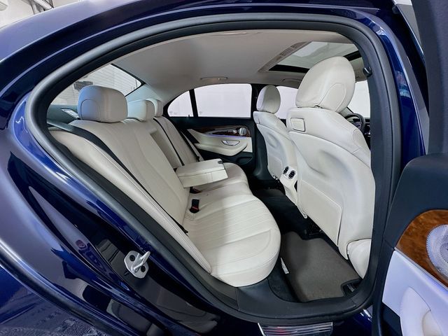 Thumbnail: 2018 Mercedes-Benz E-Class - 29