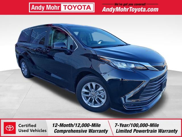 2024 Toyota Sienna LE 8-Passenger FWD