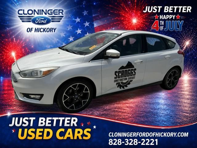 White Platinum Clearcoat Metallic 2018 Ford Focus Hatchback Front-Wheel Drive 6-Speed Automatic