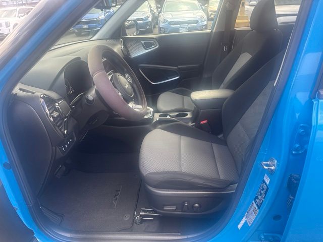 Used 2023 Blue Kia S image 10