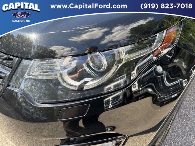 Used 2019  Land Rover HSE image 11