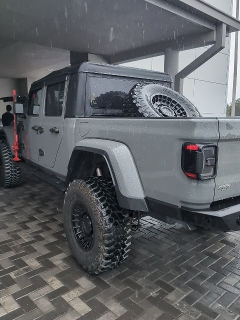 2021 Jeep Gladiator Sport 2