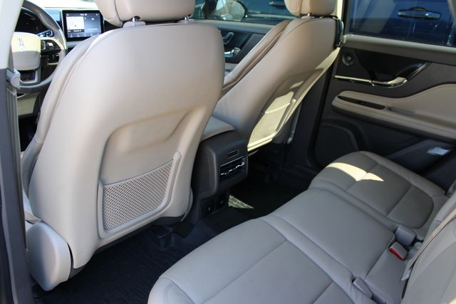Used 2020 Blue Lincoln Reserve image 24