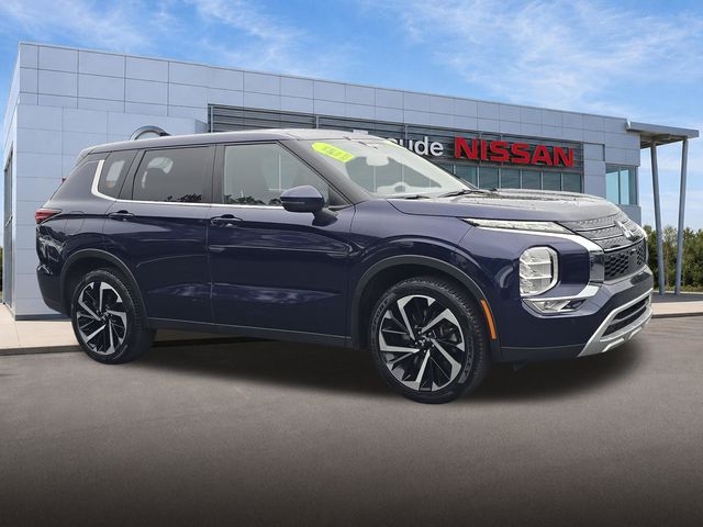 Cosmic Blue Metallic 2024 Mitsubishi Outlander SUV / Crossover Front-Wheel Drive Continuously Variable Transmission