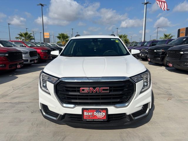 Used 2023 White GMC SLE image 2
