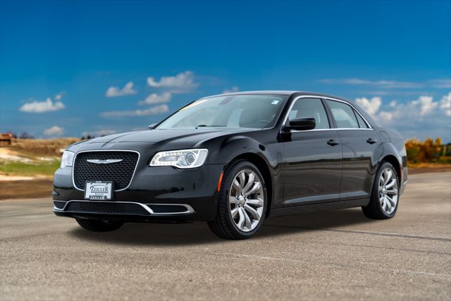 2018 Chrysler 300 Touring 3