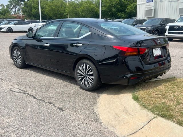 Used 2024 Nissan Altima Sedan