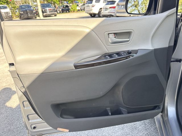 Used 2016 Toyota Sienna Van