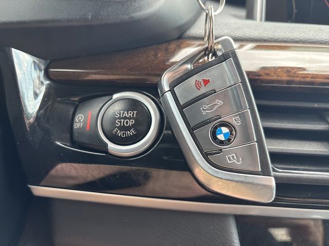 Used 2015 Black BMW xDrive35i image 22
