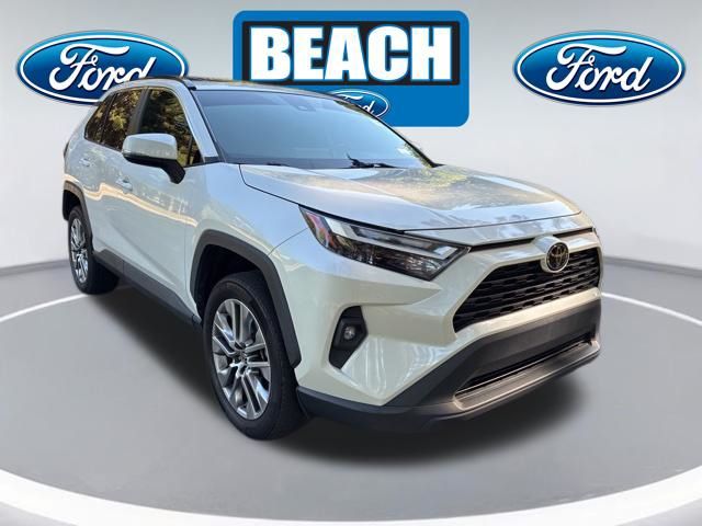 2022 Toyota RAV4 XLE Premium FWD