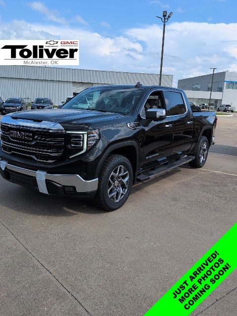 Onyx Black 2026 GMC Sierra 1500 SLT Crew Cab 4WD Pickup Truck Four-Wheel Drive Automatic