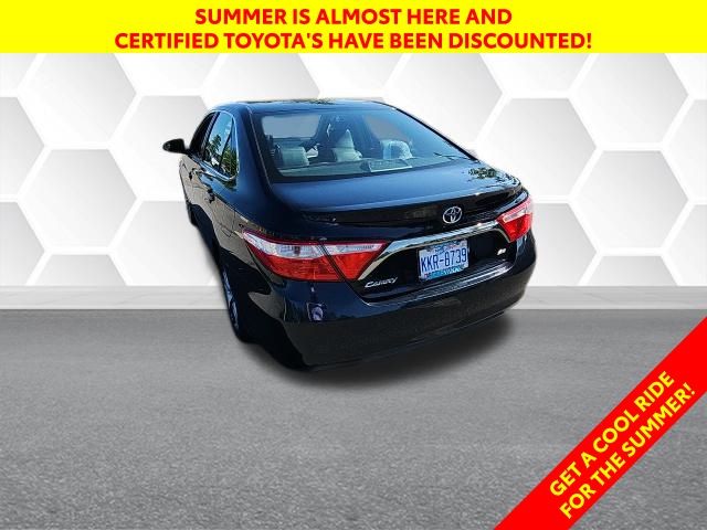 2017 Toyota Camry SE photo