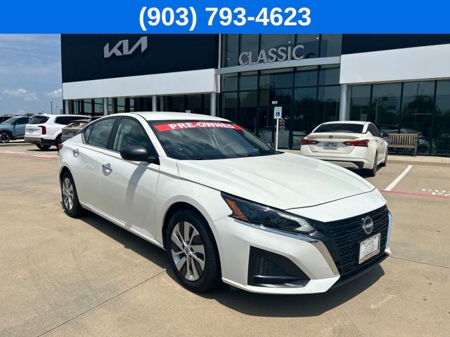 Glacier White 2025 Nissan Altima Sedan Front-Wheel Drive Continuously Variable Transmission
