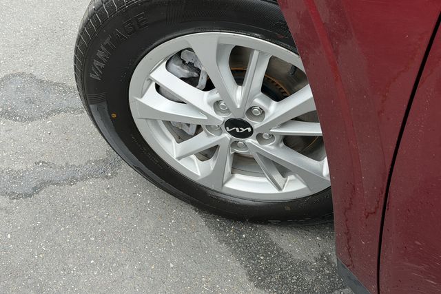 used 2024 Kia Carnival car, priced at $27,448