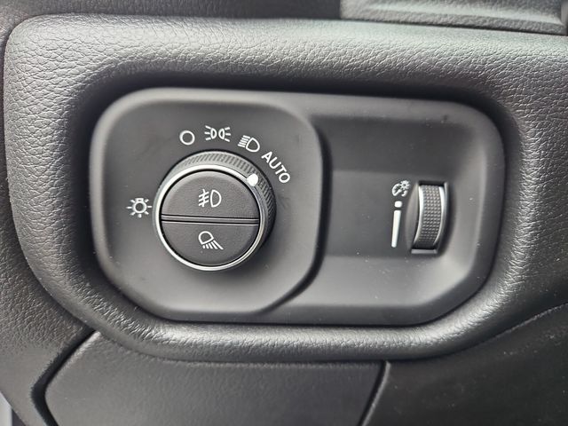 New 2026 Silver Ram Tradesman image 22