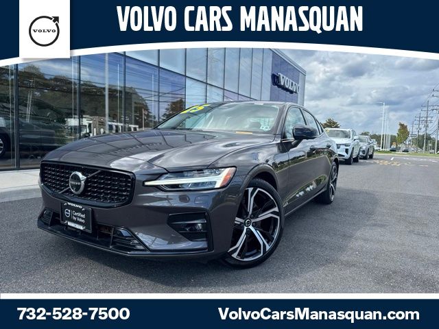 Gray (Platinum Grey) 2025 Volvo S60 Sedan All-Wheel Drive Automatic