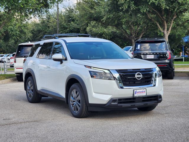 2025 Nissan Pathfinder SV photo 2