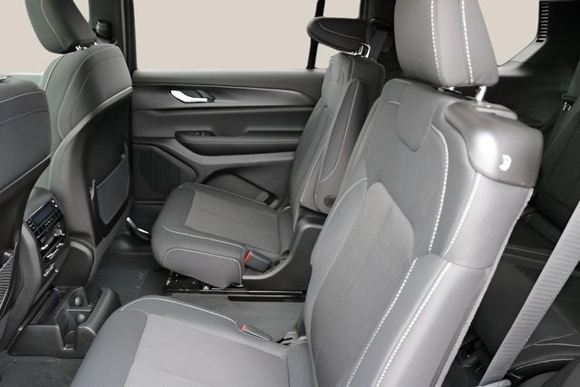 New Car 2025 Jeep Grand Cherokee L  Laredo For Sale Under $35,000 In Austin, Texas