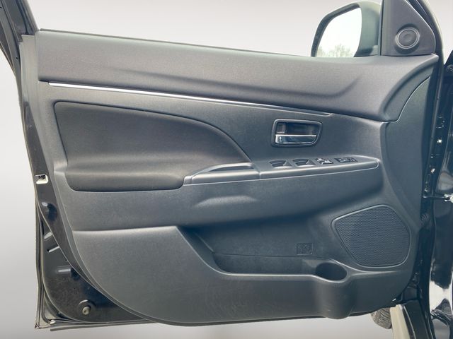 MitsubishiOutlander Sport16