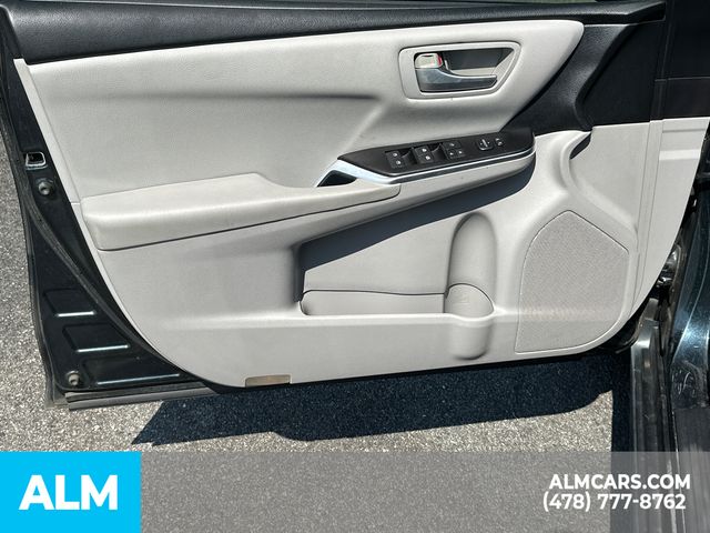 Used 2017 Gray Toyota LE image 11