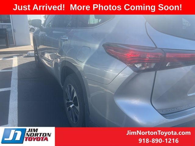 2021 Toyota Highlander Hybrid XLE 5