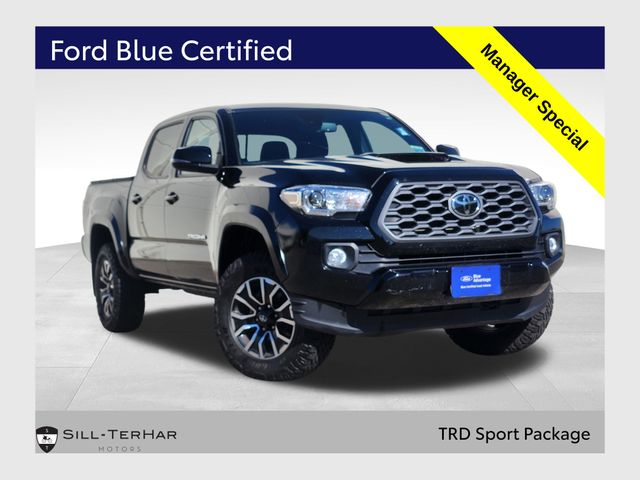 Midnight Black Metallic 2022 Toyota Tacoma Pickup Truck Four-Wheel Drive 6-Speed Automatic
